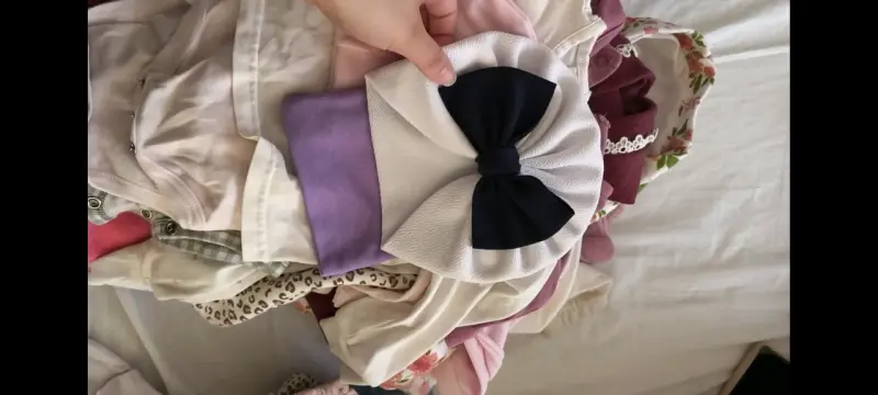 Lote de ropa de bebé con accesorios - 1