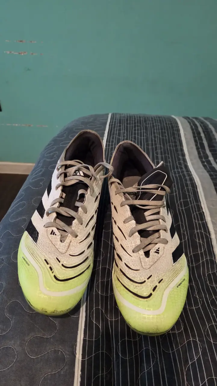 Zapatillas de fútbolAdidas Predator blancas y negr - 2