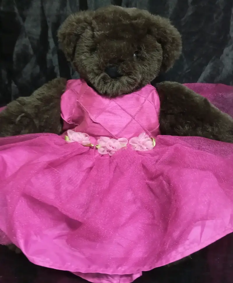 Osita de peluche color chocolate 🍫 con vestido ros - 1