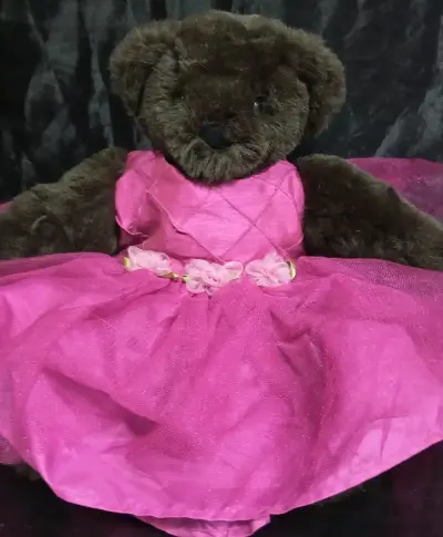 Osita de peluche color chocolate 🍫 con vestido ros - miniatura 1