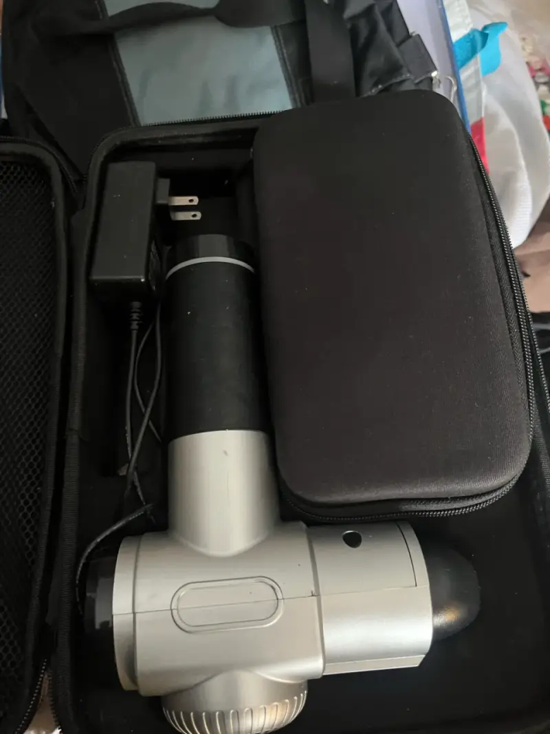Pistola de Masaje Toloco EM26 con Accesorios - 1