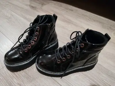 Botines de charol negro con plataforma - miniatura 1