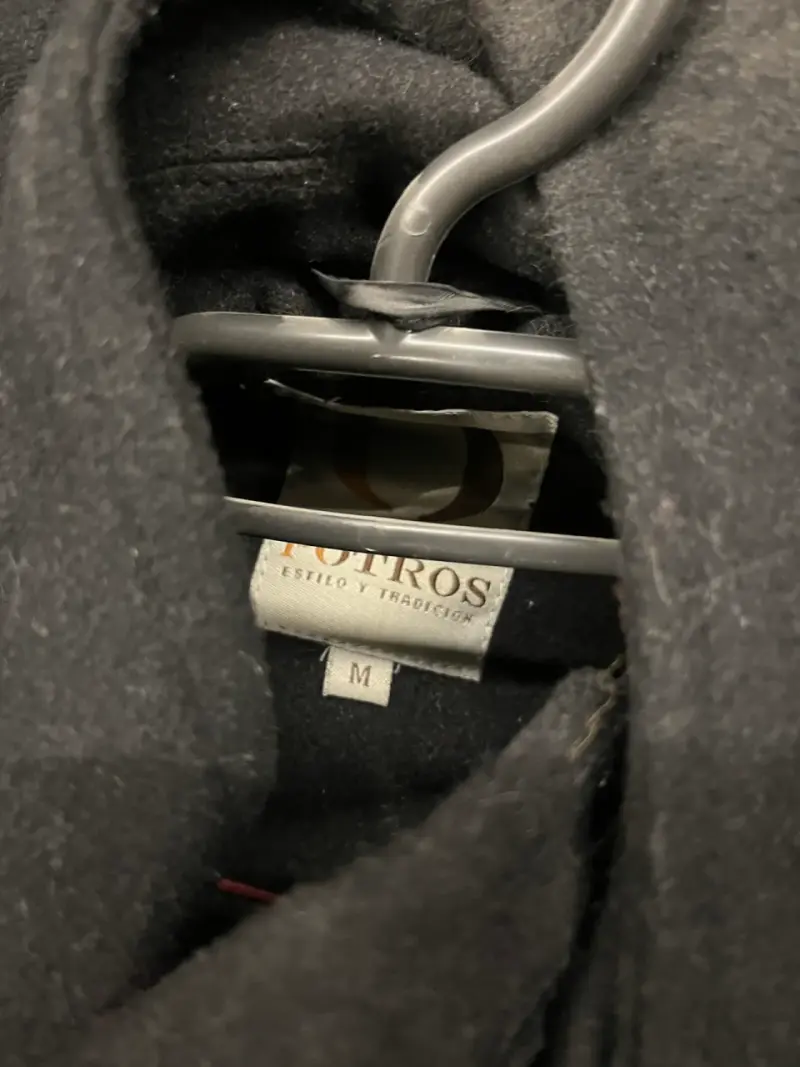 Chaqueta negra con capucha Potros talla M - 3