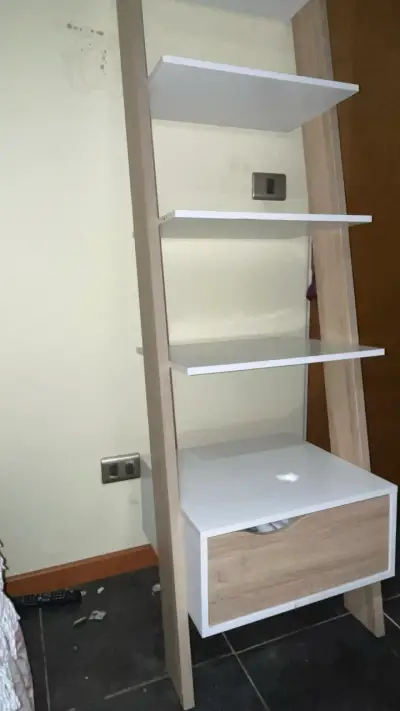 Estantería de madera con cajón y estantes blancos - miniatura 1