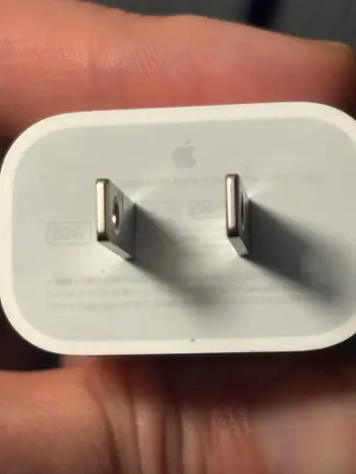 Cargador USB-C 20W Apple original - miniatura 4