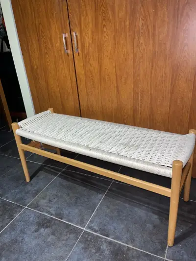 Banco de madera con asiento tejido - miniatura 5