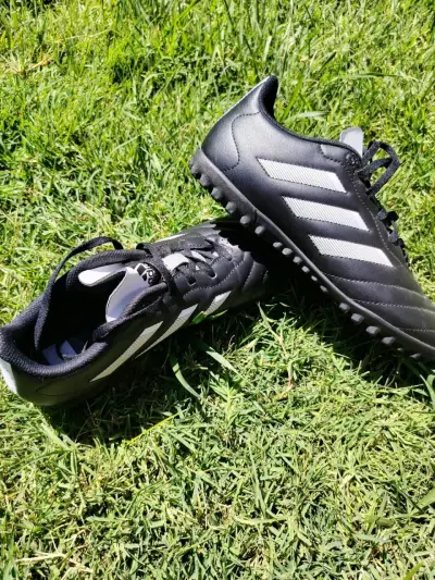Zapatillas de fútbol Adidas, talla 40 - miniatura 1
