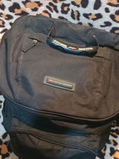 Maleta de viaje High Sierra negra con asa ergonómica - miniatura 2