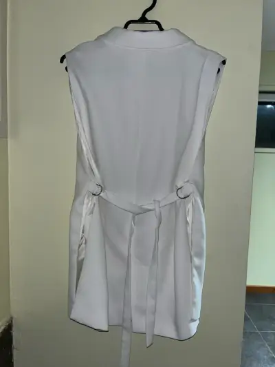 Chaleco Blanco Sin Mangas Zara Elegante - miniatura 2