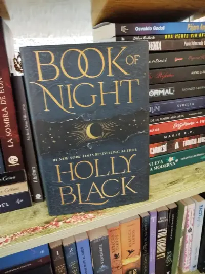 Libro 'Book of Night' de Holly Black - miniatura 1