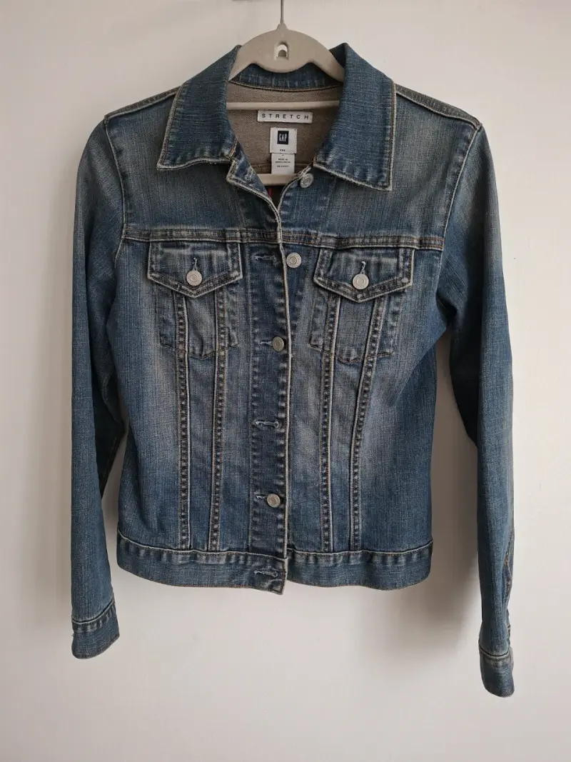Chaqueta de mezclilla GAP para mujer