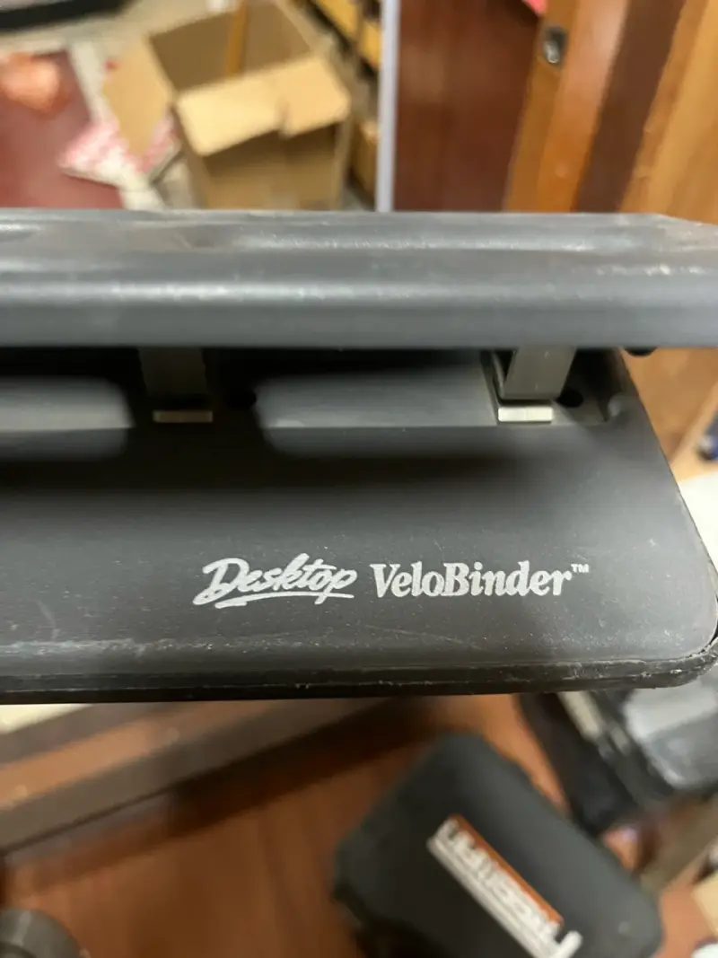 Perforadora Desktop VeloBinder para Encuadernación - 1