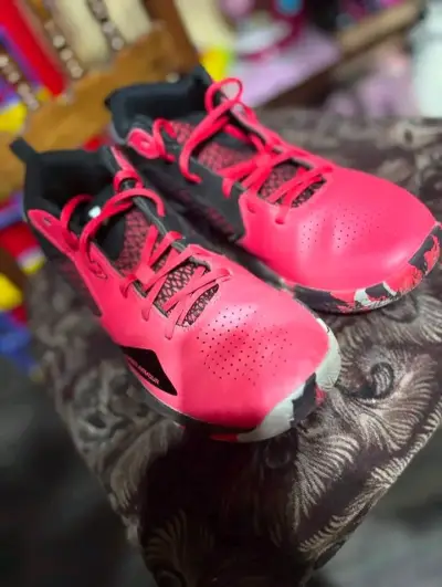 Zapatillas deportivas Under Armour rojas - miniatura 2
