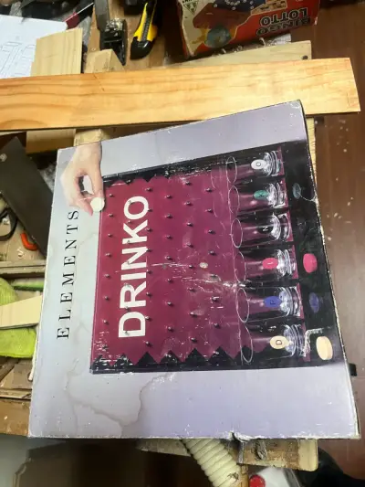 Juego de mesa Drinko con vasos y fichas - miniatura 1