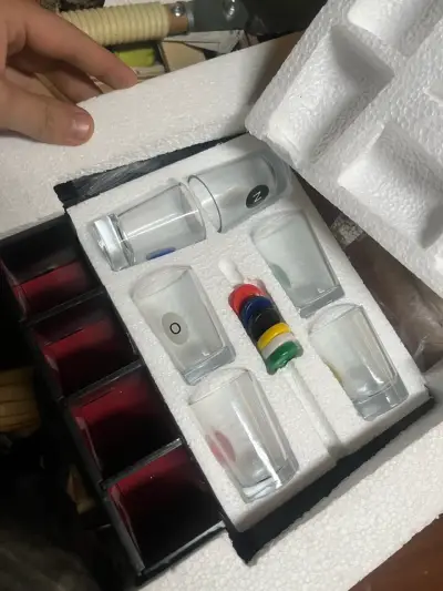 Juego de mesa Drinko con vasos y fichas - miniatura 2