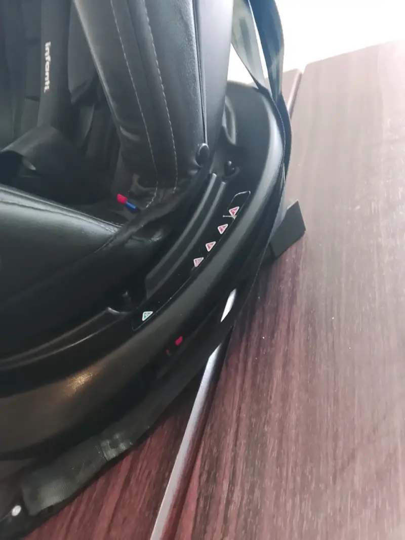 Silla de Auto Infanti Multiaje Isofix Negra - 4