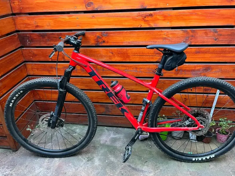 Bicicleta de montaña Trek Marlin 8 roja - 1