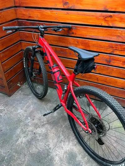 Bicicleta de montaña Trek Marlin 8 roja - miniatura 4