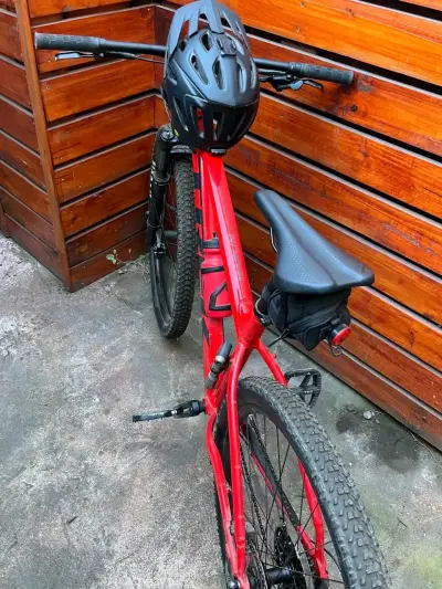 Bicicleta de montaña Trek Marlin 8 roja - miniatura 5