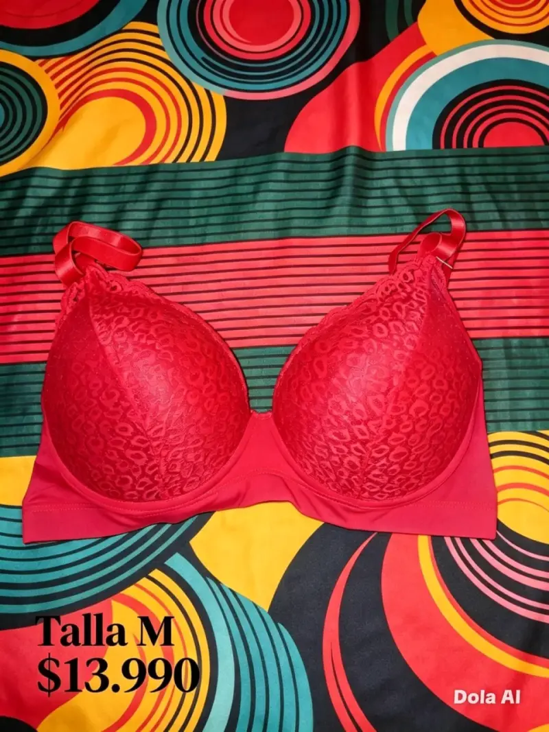 Sostén rojo talla M con diseño animal print