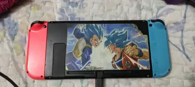 Consola Nintendo Switch con Joy-Con Azul y Rojo - miniatura 2