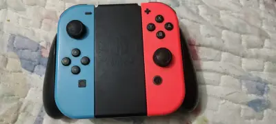 Consola Nintendo Switch con Joy-Con Azul y Rojo - miniatura 5