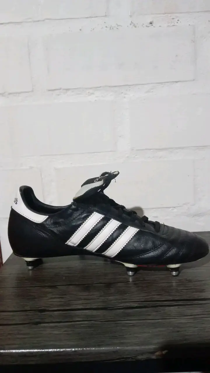 Botines de fútbol Adidas negros con tapones - 1