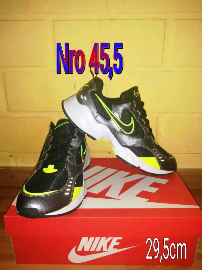 Zapatillas deportivas Nike negras talla 45.5