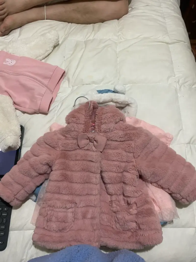 Abrigo de rosado para bebé con capucha - 1