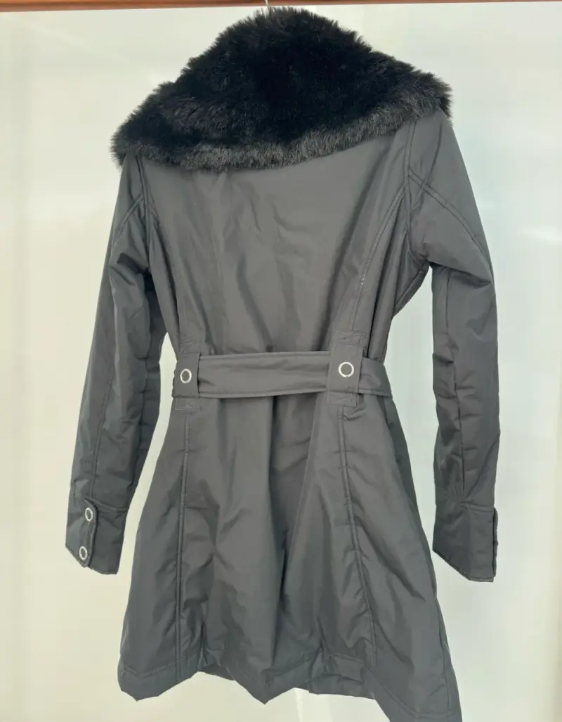 Parka negra con cuello de piel sintética Everlast - 3