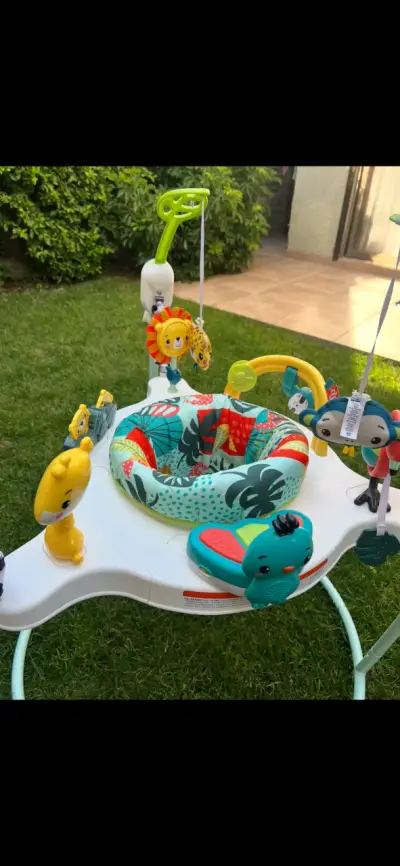 Centro de actividades para bebé con juguetes interactivos - miniatura 2