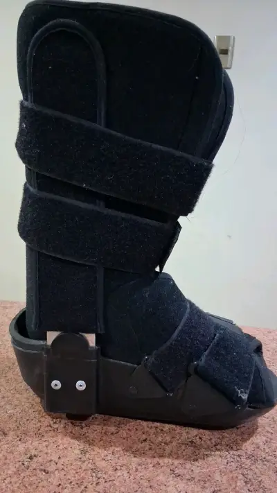 Bota ortopédica de soporte ajustable - miniatura 2