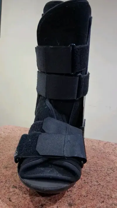Bota ortopédica de soporte ajustable - miniatura 3