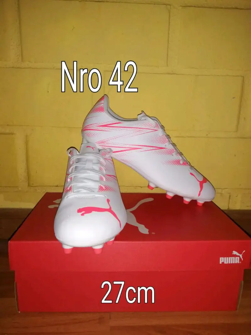Botines de fútbol Puma blancos talla 42