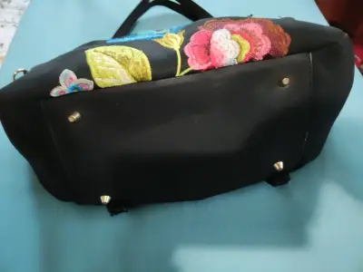 Bolso Desigual negro con bordado floral - miniatura 2