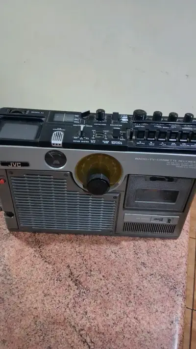 Radio TV Cassette JVC con grabadora - miniatura 1