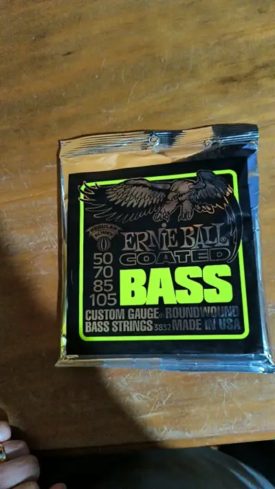 Cuerdas para bajo Ernie Ball Coated Slinky - miniatura 1