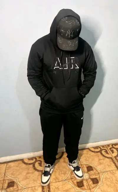 Conjunto deportivo negro Nike Air para hombre - miniatura 1