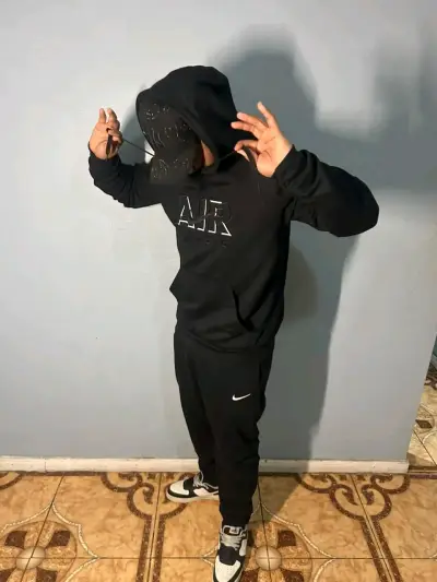 Conjunto deportivo negro Nike Air para hombre - miniatura 3