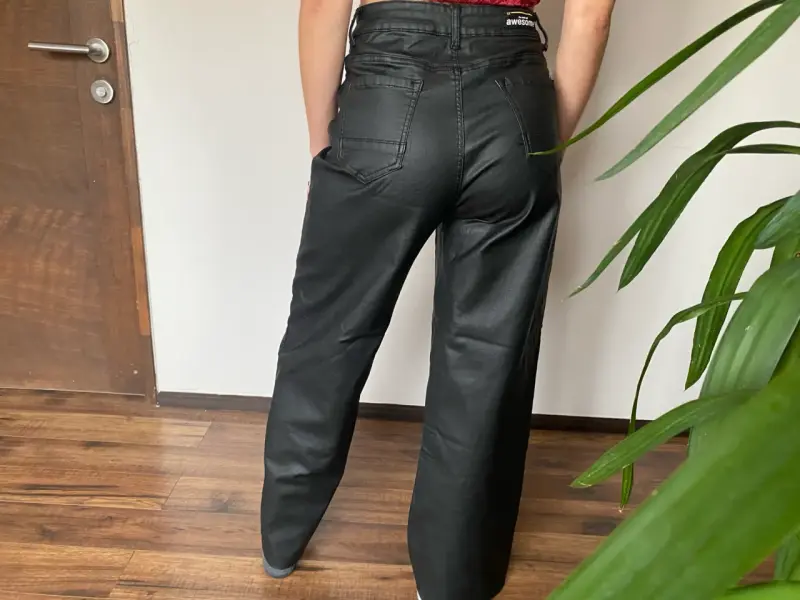 Pantalones de cuero sintético negro para mujer - 2