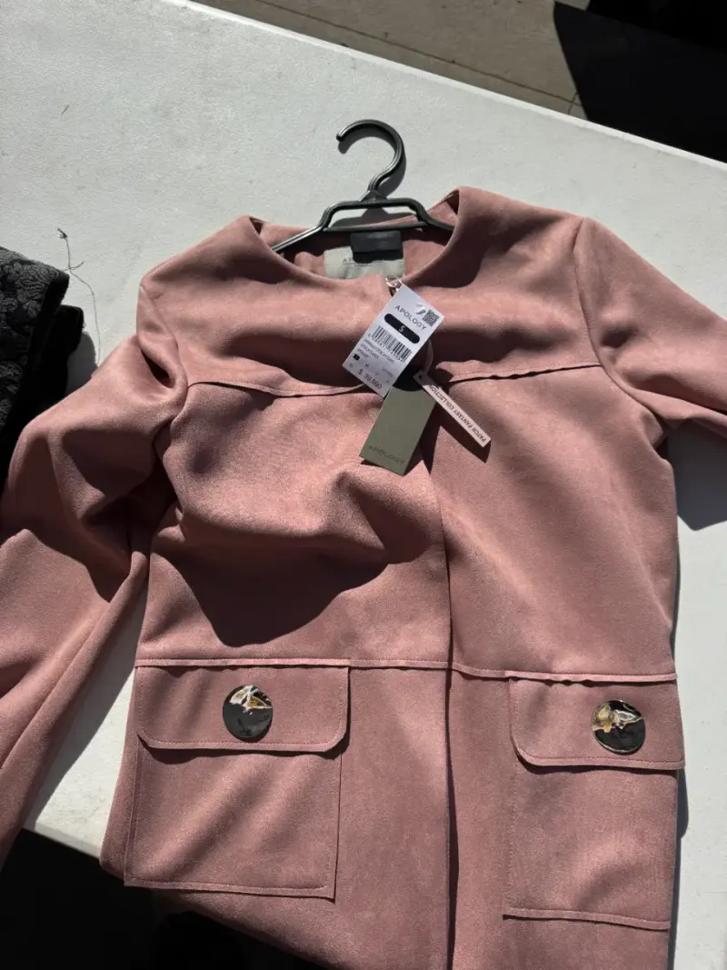 Chaqueta rosa elegante para mujer