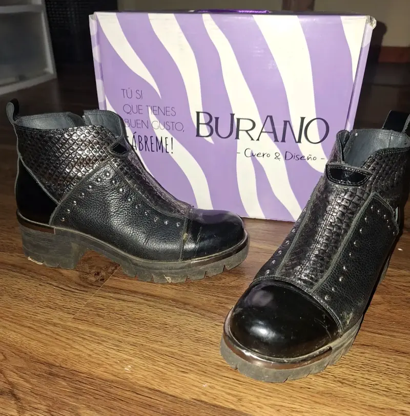 Botines de cuero negro Burano con diseño texturizado