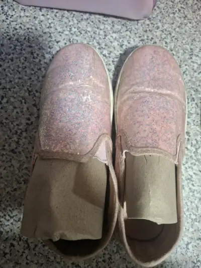 Zapatillas rosadas con brillo para niña - miniatura 1
