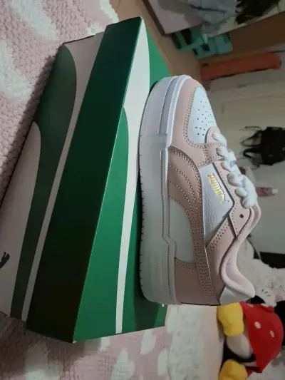 Zapatillas Puma blancas y rosadas para mujer - miniatura 2