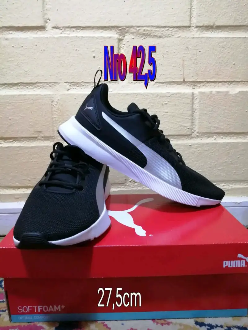 Zapatillas deportivas Puma negras talla 42.5