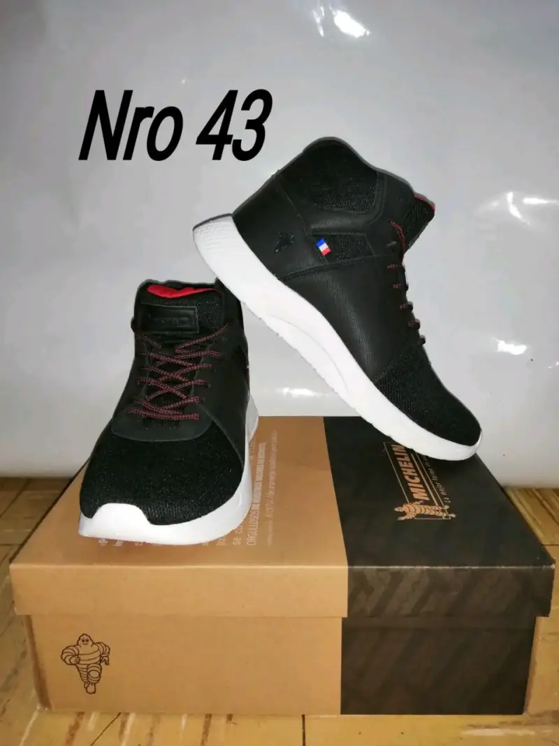 Zapatillas deportivas negras talla 43