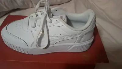 Zapatillas deportivas blancas Puma para mujer - miniatura 1