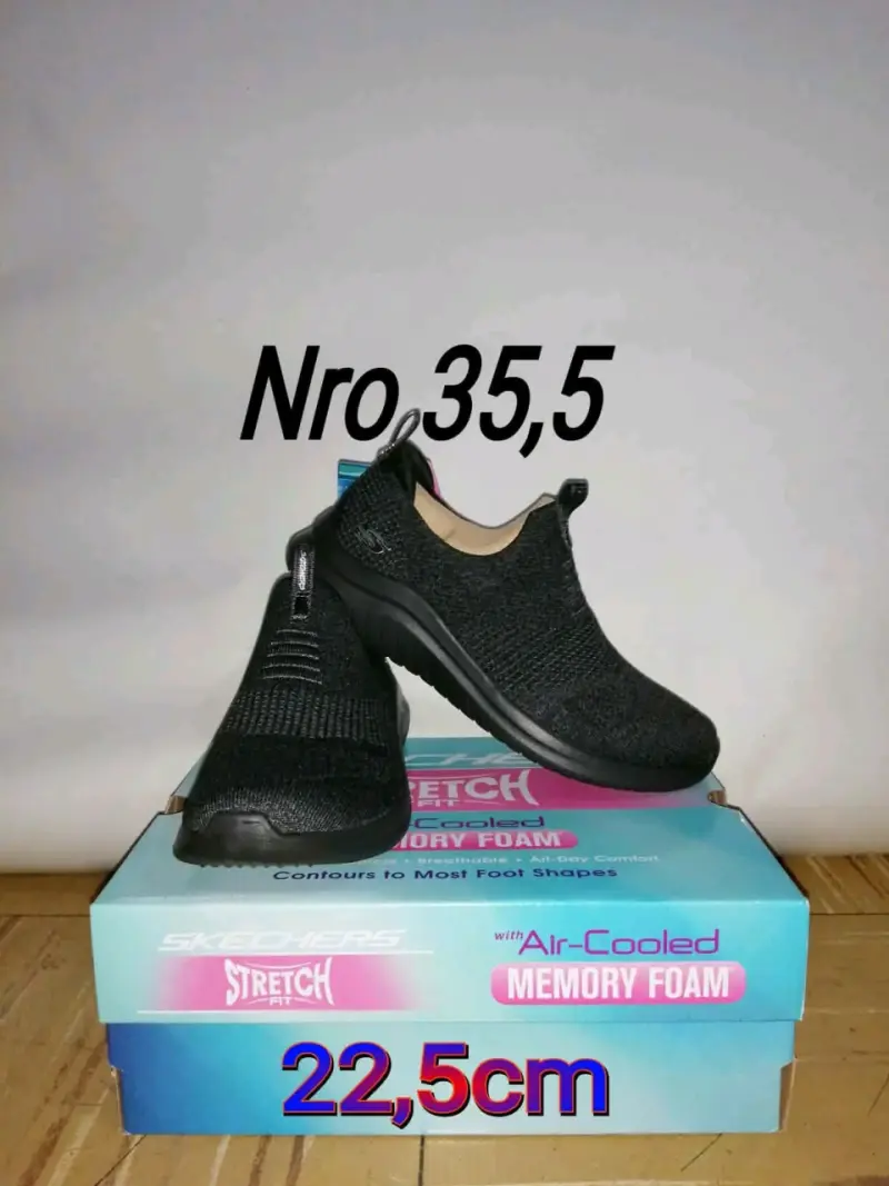 Zapatillas Skechers Stretch Fit negras talla 35.5