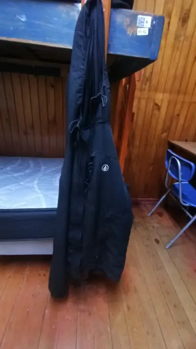 Chaqueta negra Volcom impermeable talla L - miniatura 1