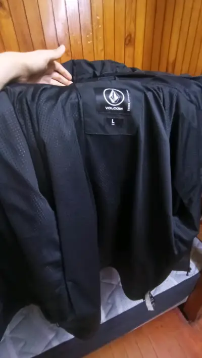 Chaqueta negra Volcom impermeable talla L - miniatura 2